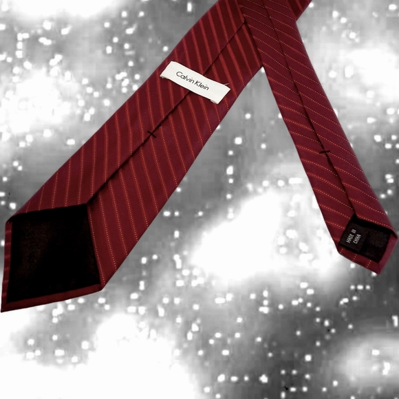 Calvin Klein Luxurious Woven Silk Tie | Traditional Diagonal Striped Red Necktie - Picture 6 of 15